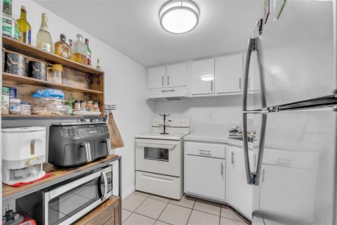 Condominio en venta en Miami, Florida, 1 dormitorio, 53.88 m2 № 2077182 - foto 3