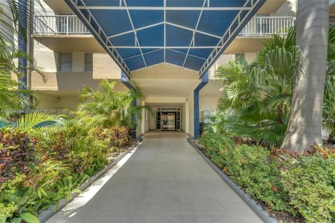 Condominio en venta en Miami, Florida, 1 dormitorio, 53.88 m2 № 2077182 - foto 5