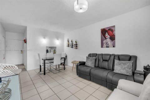 Condominio en venta en Miami, Florida, 1 dormitorio, 53.88 m2 № 2077182 - foto 8