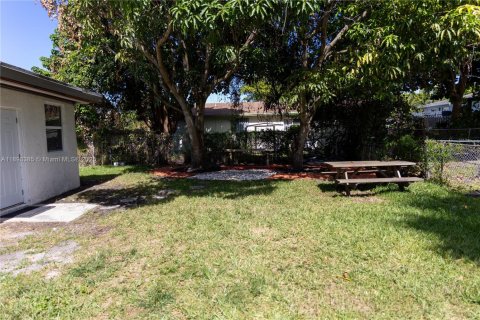 Villa ou maison à vendre à Dania Beach, Floride: 3 chambres, 95.04 m2 № 1951256 - photo 25
