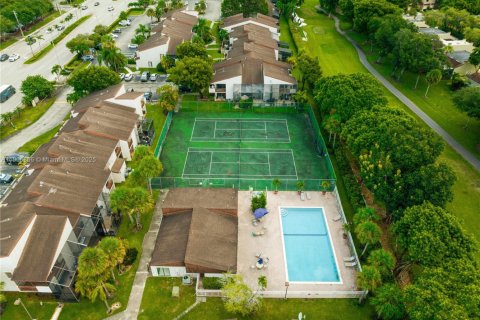 Adosado en venta en Doral, Florida, 2 dormitorios, 129.32 m2 № 1956428 - foto 8