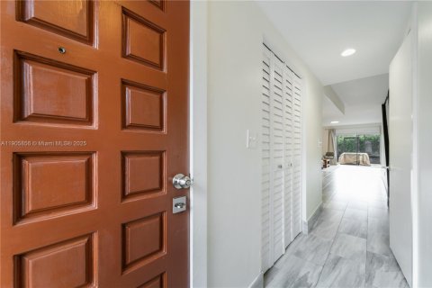 Adosado en venta en Doral, Florida, 2 dormitorios, 129.32 m2 № 1956428 - foto 27