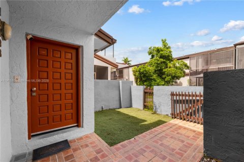 Adosado en venta en Doral, Florida, 2 dormitorios, 129.32 m2 № 1956428 - foto 22