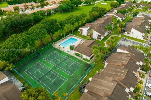 Adosado en venta en Doral, Florida, 2 dormitorios, 129.32 m2 № 1956428 - foto 9