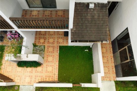 Adosado en venta en Doral, Florida, 2 dormitorios, 129.32 m2 № 1956428 - foto 2