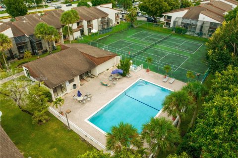 Adosado en venta en Doral, Florida, 2 dormitorios, 129.32 m2 № 1956428 - foto 11