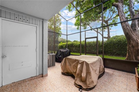 Adosado en venta en Doral, Florida, 2 dormitorios, 129.32 m2 № 1956428 - foto 17