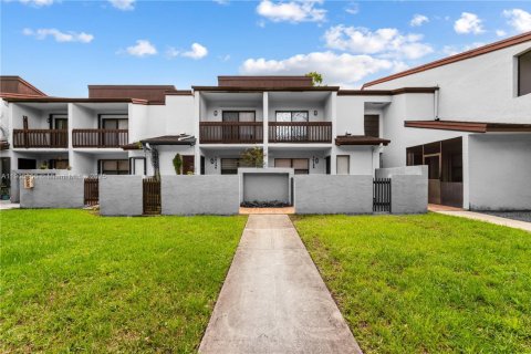 Adosado en venta en Doral, Florida, 2 dormitorios, 129.32 m2 № 1956428 - foto 24