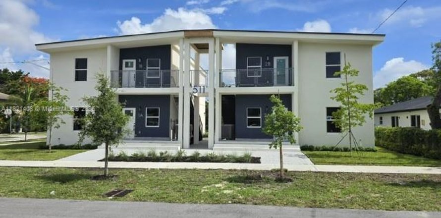 Casa en Hallandale Beach, Florida 3 dormitorios, 108.7 m2 № 1781523