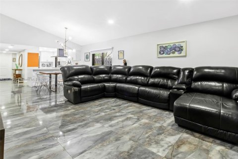 Condominio en venta en Weston, Florida, 2 dormitorios, 138.42 m2 № 1779686 - foto 18