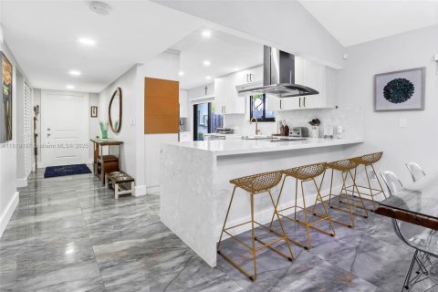 Condominio en venta en Weston, Florida, 2 dormitorios, 138.42 m2 № 1779686 - foto 1