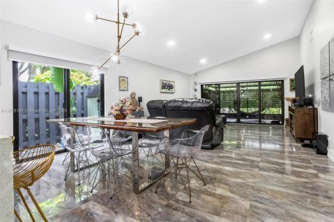 Condominio en venta en Weston, Florida, 2 dormitorios, 138.42 m2 № 1779686 - foto 13