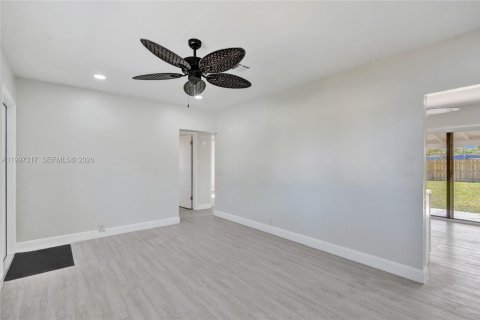 House in West Park, Florida 3 bedrooms, 93.65 sq.m. № 2060300 - photo 14