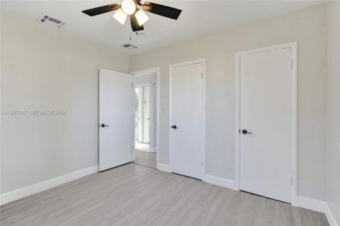 House in West Park, Florida 3 bedrooms, 93.65 sq.m. № 2060300 - photo 25