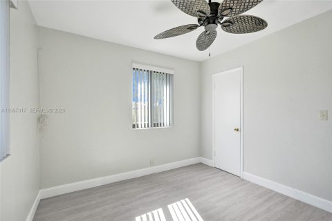 House in West Park, Florida 3 bedrooms, 93.65 sq.m. № 2060300 - photo 29