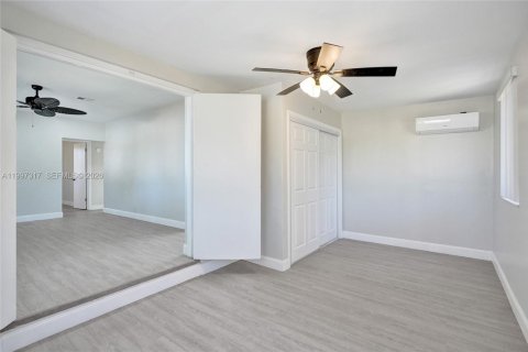House in West Park, Florida 3 bedrooms, 93.65 sq.m. № 2060300 - photo 15