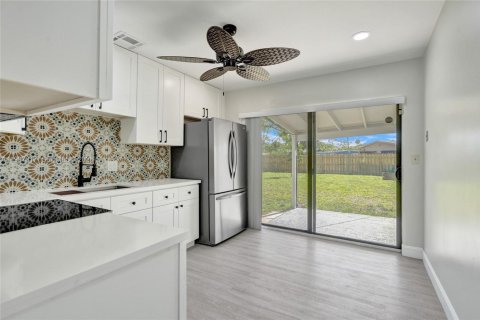 House in West Park, Florida 3 bedrooms, 93.65 sq.m. № 2060300 - photo 18