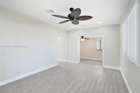 House in West Park, Florida 3 bedrooms, 93.65 sq.m. № 2060300 - photo 9