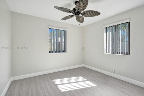 House in West Park, Florida 3 bedrooms, 93.65 sq.m. № 2060300 - photo 28