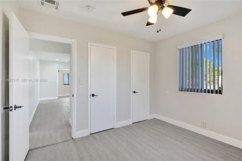 House in West Park, Florida 3 bedrooms, 93.65 sq.m. № 2060300 - photo 23