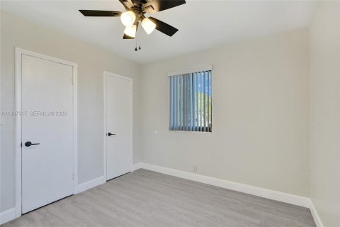 House in West Park, Florida 3 bedrooms, 93.65 sq.m. № 2060300 - photo 22