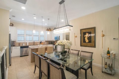 Townhouse in Tampa, Florida 2 bedrooms, 184.88 sq.m. № 2123558 - photo 8