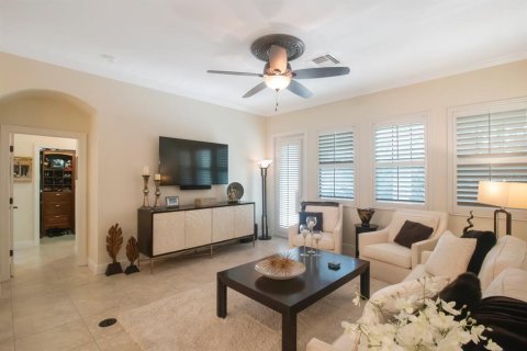 Townhouse in Tampa, Florida 2 bedrooms, 184.88 sq.m. № 2123558 - photo 2