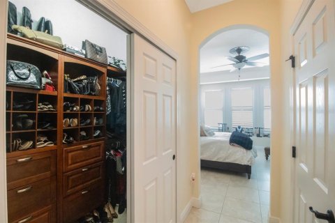 Townhouse in Tampa, Florida 2 bedrooms, 184.88 sq.m. № 2123558 - photo 22