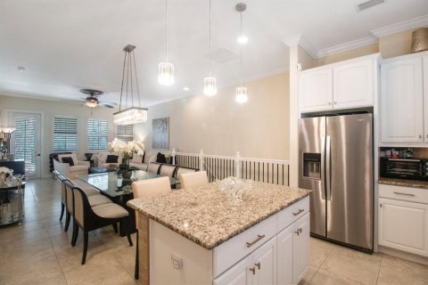 Townhouse in Tampa, Florida 2 bedrooms, 184.88 sq.m. № 2123558 - photo 13