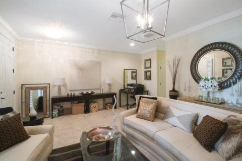Townhouse in Tampa, Florida 2 bedrooms, 184.88 sq.m. № 2123558 - photo 26