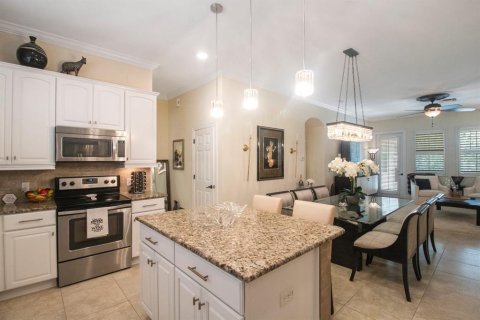 Townhouse in Tampa, Florida 2 bedrooms, 184.88 sq.m. № 2123558 - photo 12