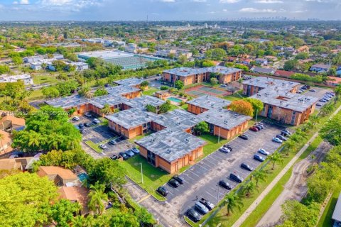 Купить кондоминиум в Майами, Флорида 2 спальни, 81.57м2, № 2049130 - фото 18