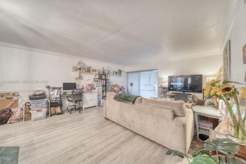 Купить кондоминиум в Майами, Флорида 2 спальни, 81.57м2, № 2049130 - фото 8