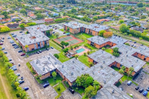 Купить кондоминиум в Майами, Флорида 2 спальни, 81.57м2, № 2049130 - фото 15