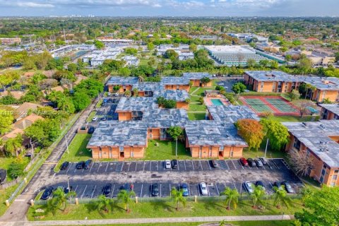 Купить кондоминиум в Майами, Флорида 2 спальни, 81.57м2, № 2049130 - фото 19