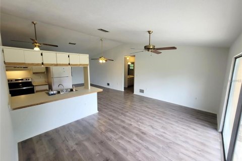 Casa en alquiler en Port Charlotte, Florida, 3 dormitorios, 140.28 m2 № 1916722 - foto 9