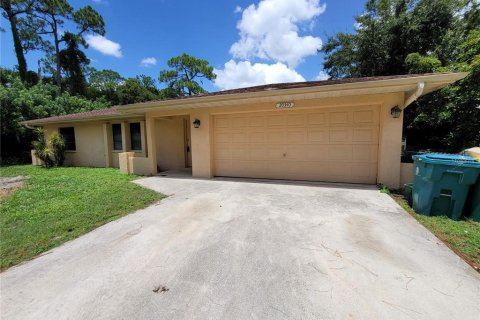 Casa en alquiler en Port Charlotte, Florida, 3 dormitorios, 140.28 m2 № 1916722 - foto 1
