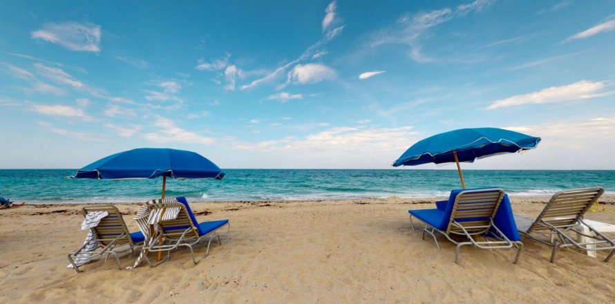 Condo in Riviera Beach, Florida, 2 bedrooms № 1079287