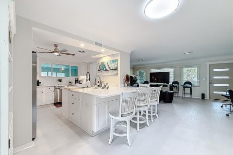 Villa ou maison à louer à Saint Petersburg, Floride: 3 chambres, 157.84 m2 № 2406828 - photo 10