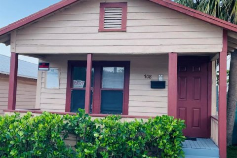 House in West Palm Beach, Florida 3 bedrooms, 92.9 sq.m. № 2246350