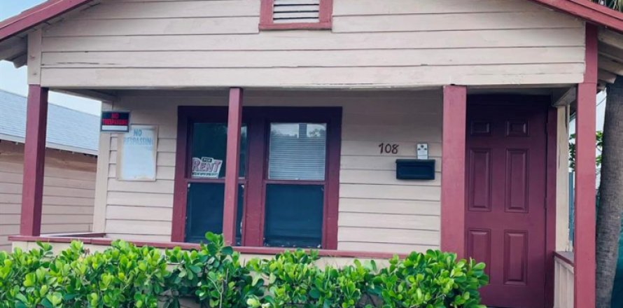 House in West Palm Beach, Florida 3 bedrooms, 92.9 sq.m. № 2246350