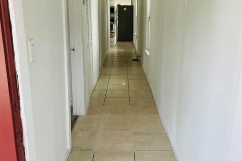 House in West Palm Beach, Florida 3 bedrooms, 92.9 sq.m. № 2246350 - photo 9