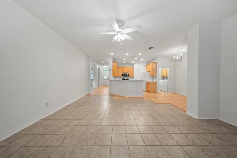 House in Tampa, Florida 4 bedrooms, 209.22 sq.m. № 1833214 - photo 7