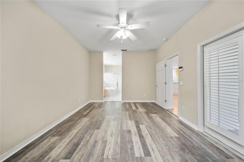 House in Tampa, Florida 4 bedrooms, 209.22 sq.m. № 1833214 - photo 14