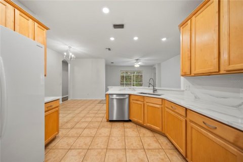 House in Tampa, Florida 4 bedrooms, 209.22 sq.m. № 1833214 - photo 11