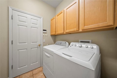 House in Tampa, Florida 4 bedrooms, 209.22 sq.m. № 1833214 - photo 24