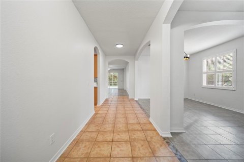 House in Tampa, Florida 4 bedrooms, 209.22 sq.m. № 1833214 - photo 4
