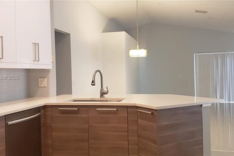 Villa ou maison à louer à Weston, Floride: 3 chambres, 125.7 m2 № 2003742 - photo 4