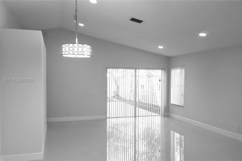 Villa ou maison à louer à Weston, Floride: 3 chambres, 125.7 m2 № 2003742 - photo 7