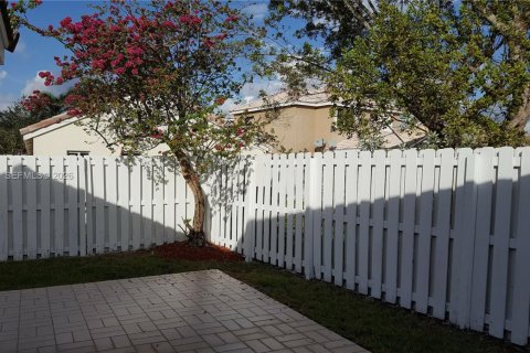 Villa ou maison à louer à Weston, Floride: 3 chambres, 125.7 m2 № 2003742 - photo 24